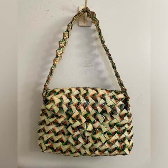 Purse Hand made in Mexico with repurposed materials (plastic packaging). - Picture 1 of 3